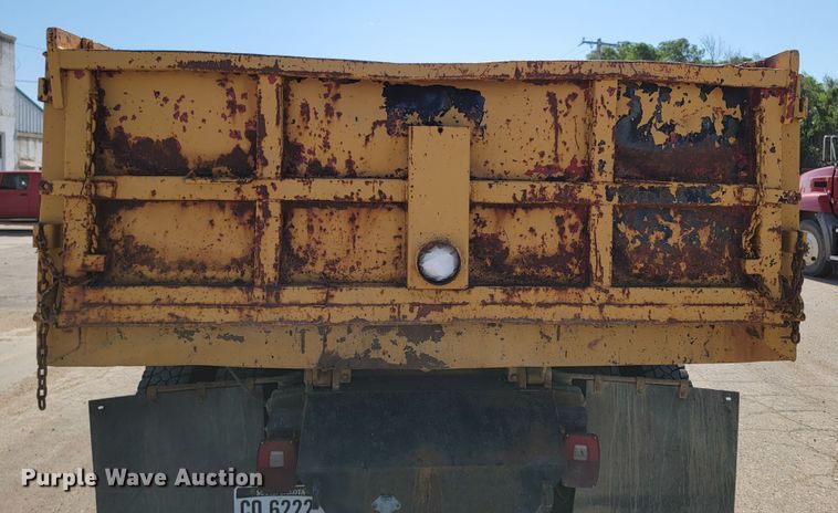 image for item KA9297 1983 Ford C700  dump truck