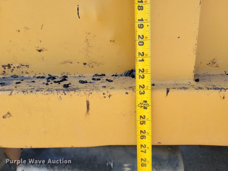 image for item KA9297 1983 Ford C700  dump truck