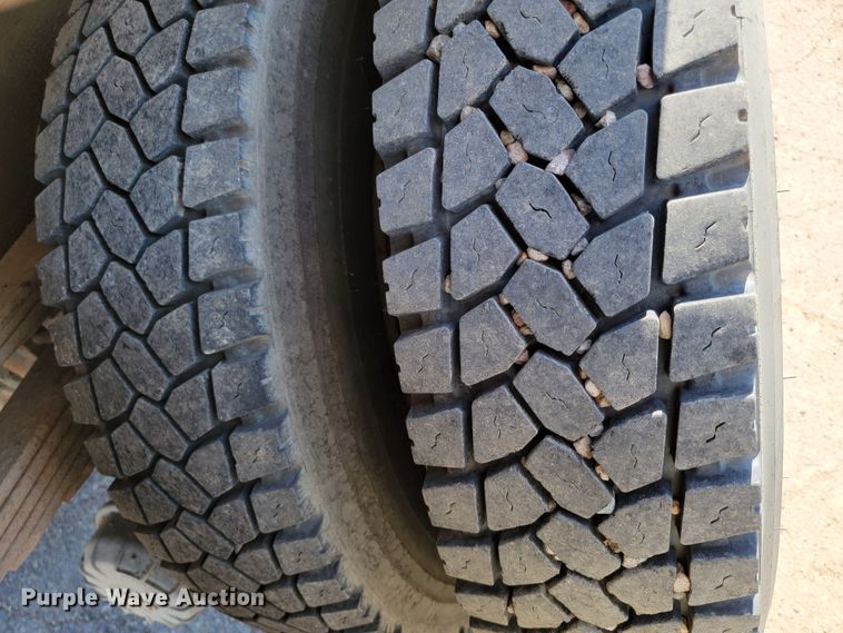 image for item KA9297 1983 Ford C700  dump truck