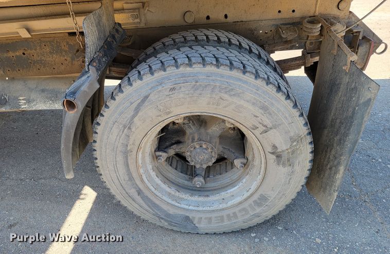 image for item KA9297 1983 Ford C700  dump truck