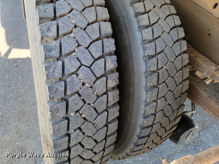 image for item KA9297 1983 Ford C700  dump truck