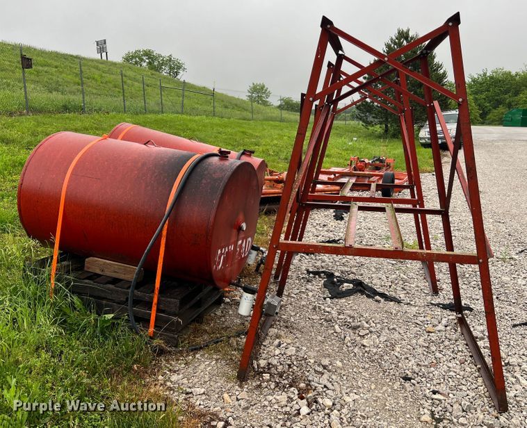 image for item KD9006 (2) fuel tanks