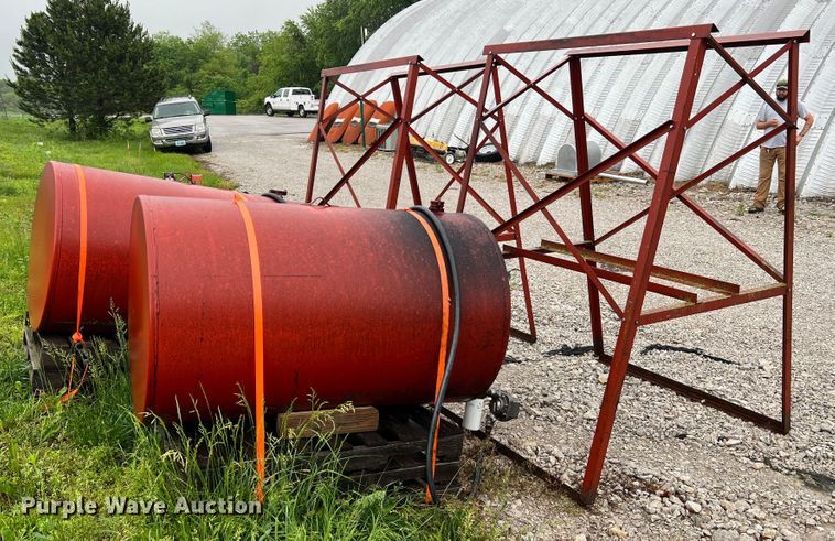 image for item KD9006 (2) fuel tanks