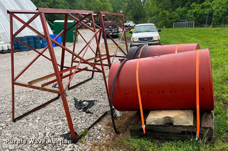 image for item KD9006 (2) fuel tanks