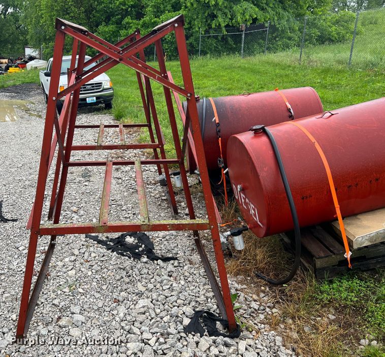 image for item KD9006 (2) fuel tanks