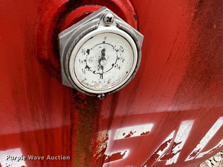 image for item KD9006 (2) fuel tanks