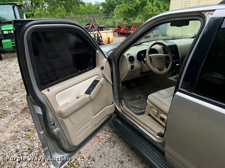 image for item KD9013 2008 Ford Explorer  SUV