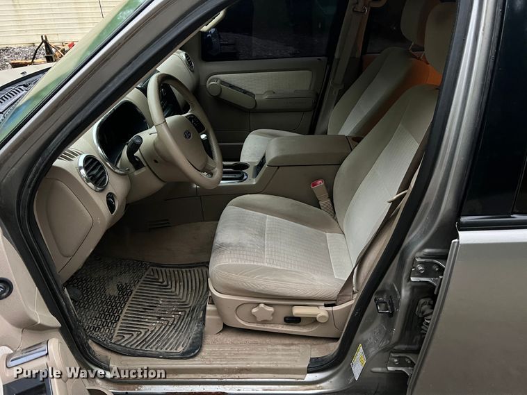 image for item KD9013 2008 Ford Explorer  SUV