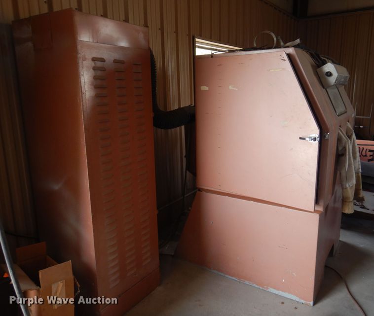 image for item KI9431 Zero Mfg. 200-4  sandblast cabinet