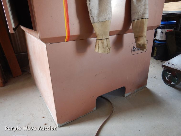 image for item KI9431 Zero Mfg. 200-4  sandblast cabinet