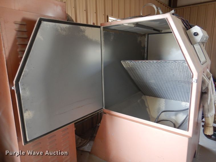 image for item KI9431 Zero Mfg. 200-4  sandblast cabinet