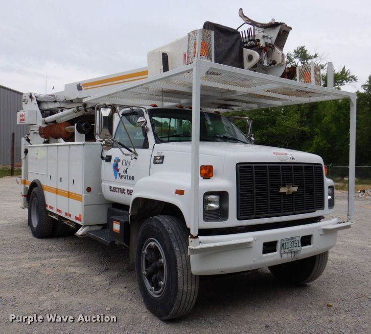 image for item KR9297 1998 Chevrolet C7500  digger derrick truck