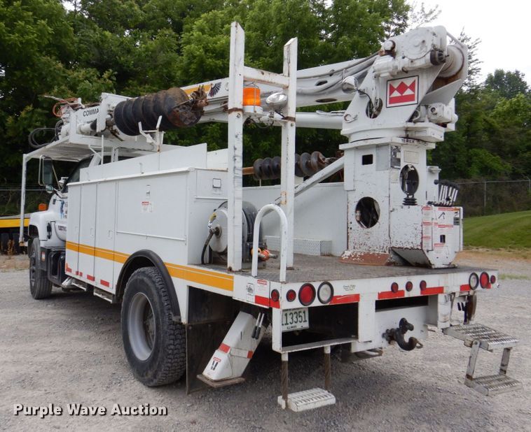 image for item KR9297 1998 Chevrolet C7500  digger derrick truck