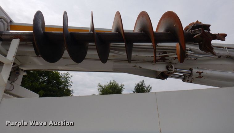 image for item KR9297 1998 Chevrolet C7500  digger derrick truck