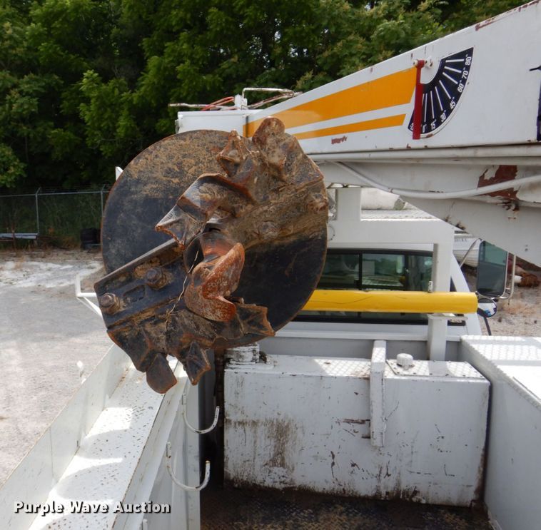 image for item KR9297 1998 Chevrolet C7500  digger derrick truck