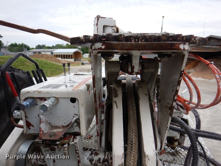 image for item KR9297 1998 Chevrolet C7500  digger derrick truck