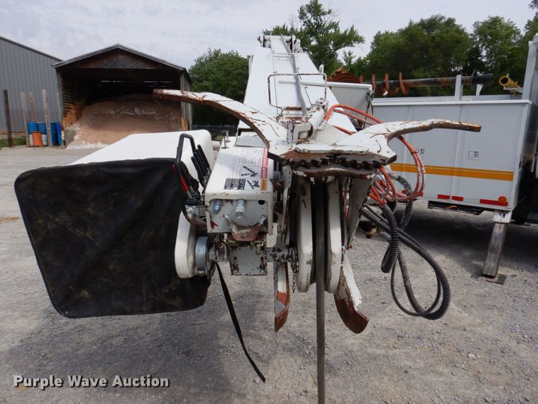 image for item KR9297 1998 Chevrolet C7500  digger derrick truck