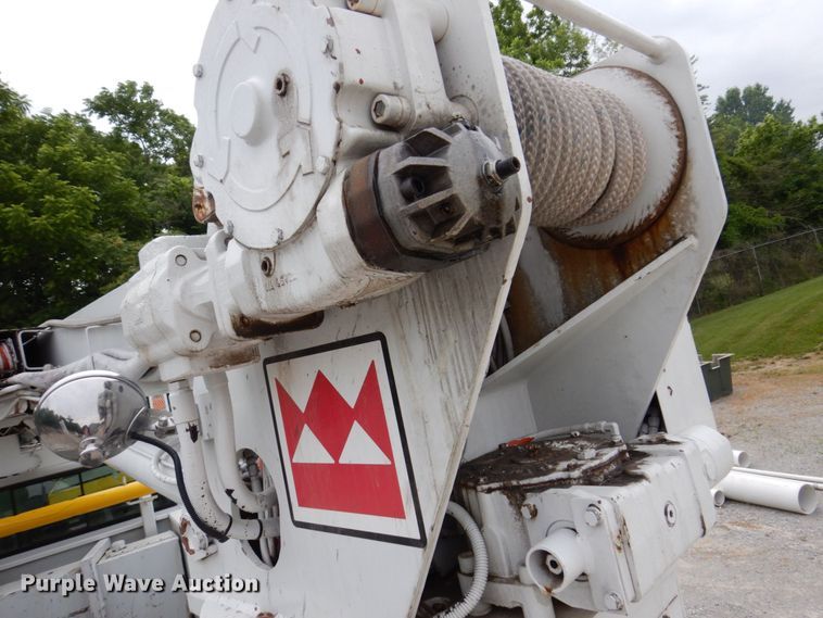 image for item KR9297 1998 Chevrolet C7500  digger derrick truck