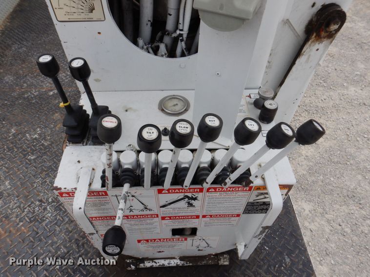 image for item KR9297 1998 Chevrolet C7500  digger derrick truck