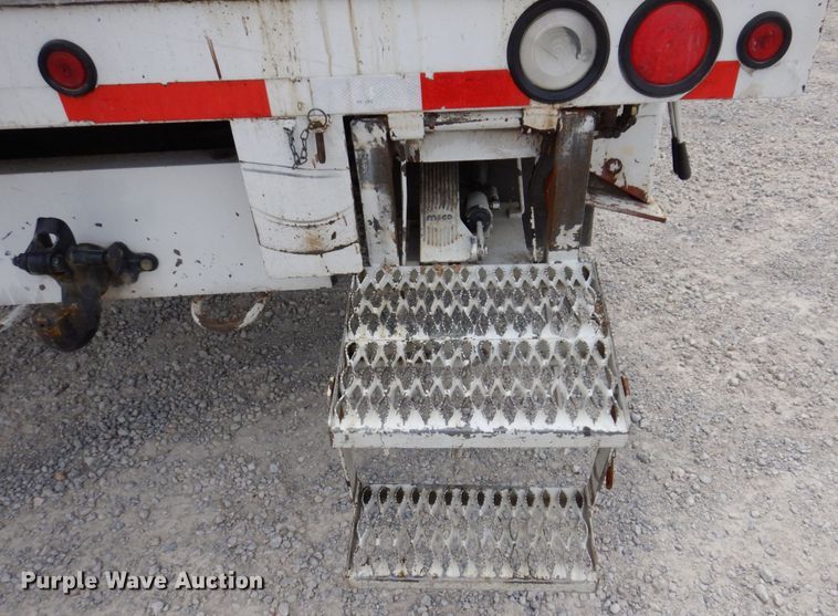 image for item KR9297 1998 Chevrolet C7500  digger derrick truck