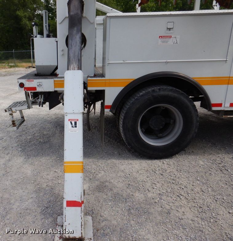 image for item KR9297 1998 Chevrolet C7500  digger derrick truck