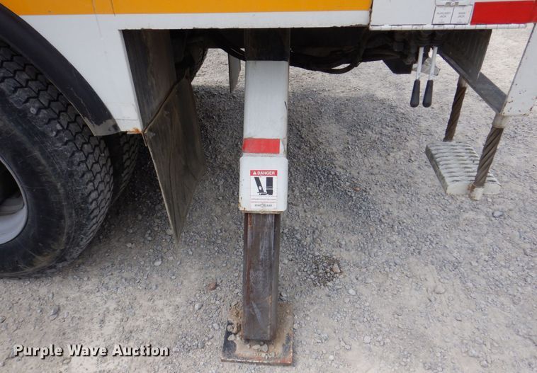 image for item KR9297 1998 Chevrolet C7500  digger derrick truck