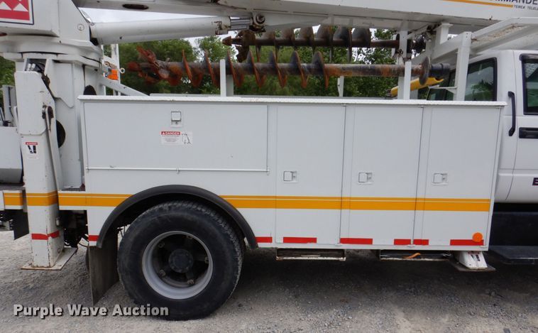 image for item KR9297 1998 Chevrolet C7500  digger derrick truck