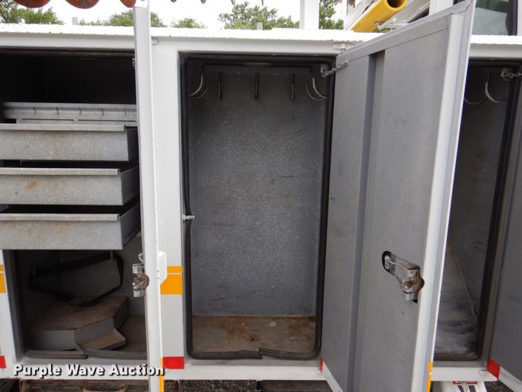 image for item KR9297 1998 Chevrolet C7500  digger derrick truck