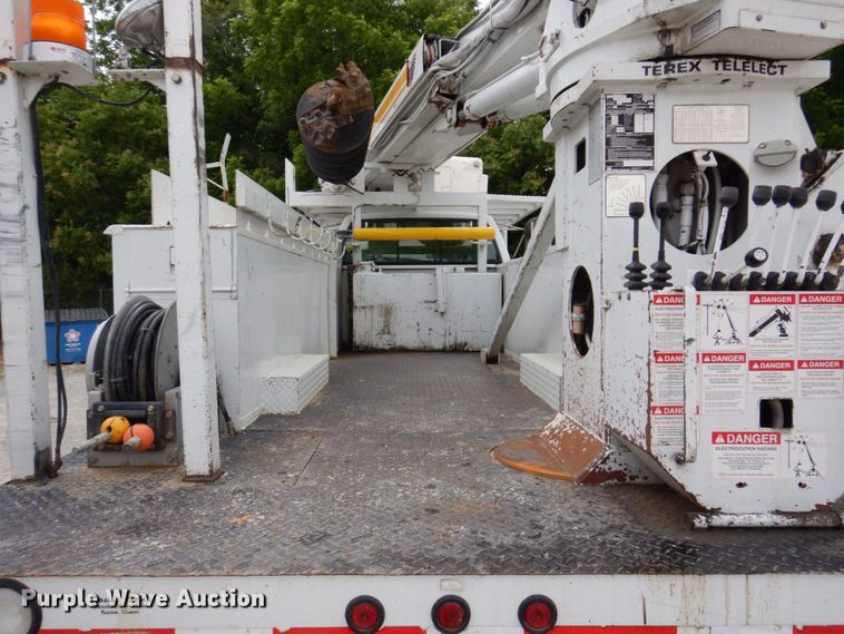 image for item KR9297 1998 Chevrolet C7500  digger derrick truck