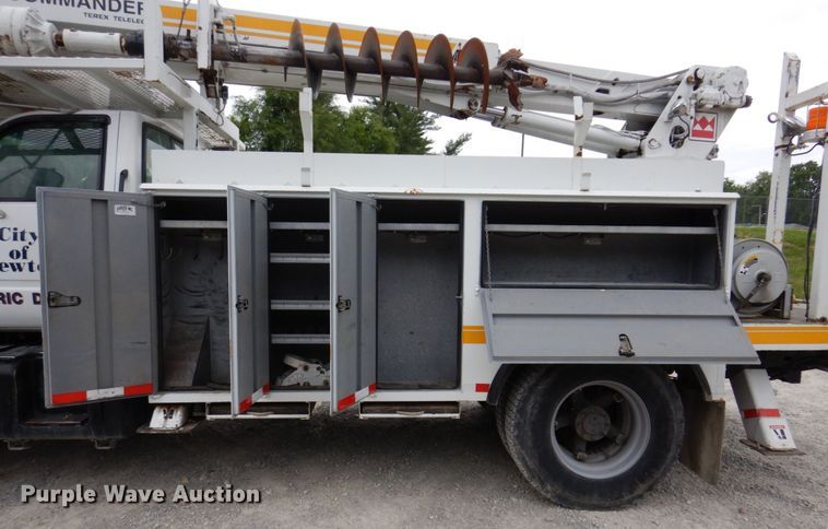 image for item KR9297 1998 Chevrolet C7500  digger derrick truck
