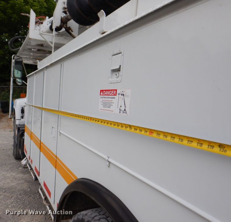 image for item KR9297 1998 Chevrolet C7500  digger derrick truck