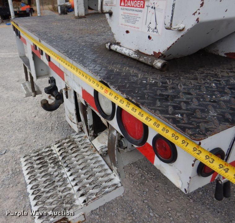 image for item KR9297 1998 Chevrolet C7500  digger derrick truck