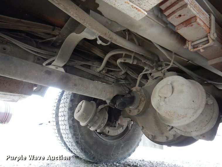 image for item KR9297 1998 Chevrolet C7500  digger derrick truck