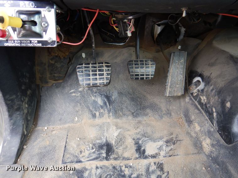 image for item KR9297 1998 Chevrolet C7500  digger derrick truck