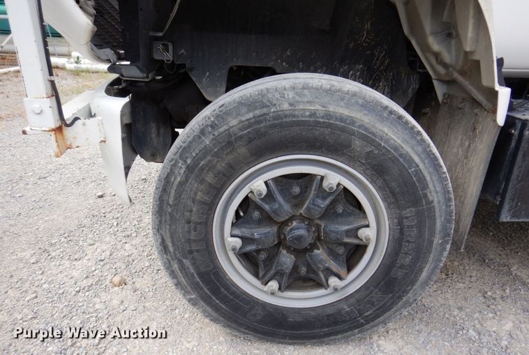 image for item KR9297 1998 Chevrolet C7500  digger derrick truck