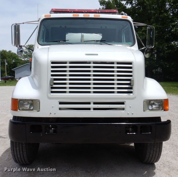 image for item KR9298 1995 International 8100  water truck