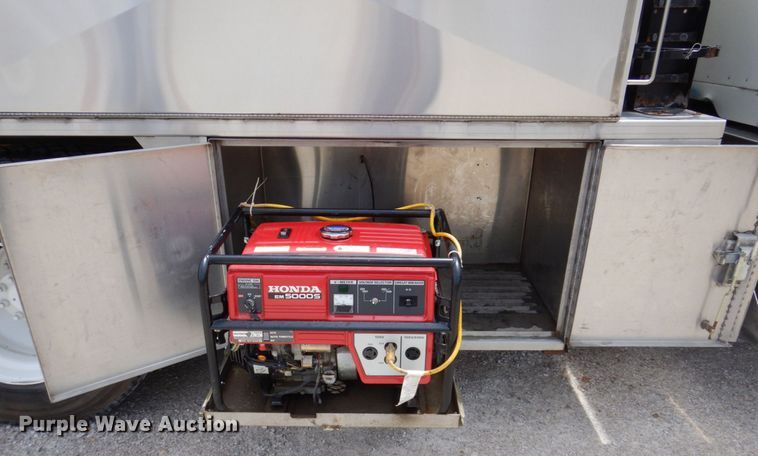 image for item KR9298 1995 International 8100  water truck