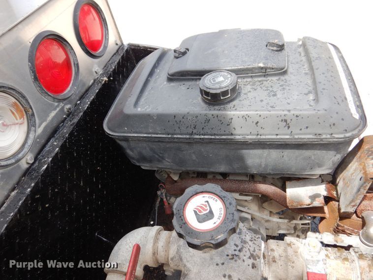 image for item KR9298 1995 International 8100  water truck