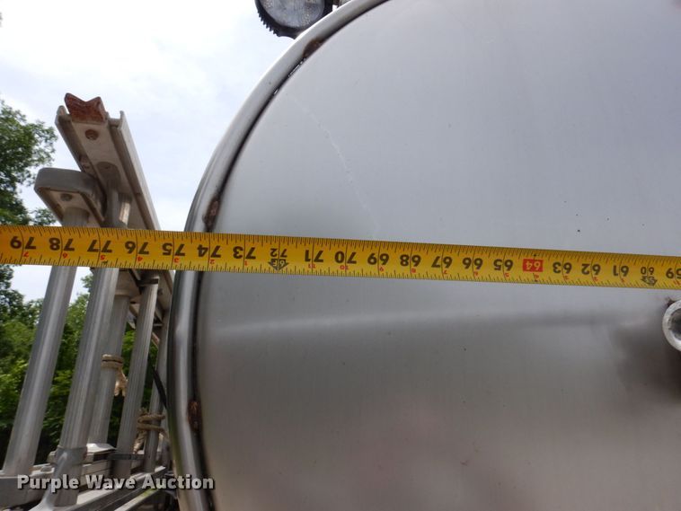 image for item KR9298 1995 International 8100  water truck