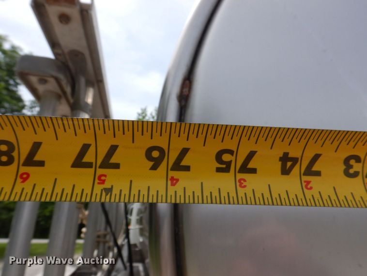 image for item KR9298 1995 International 8100  water truck