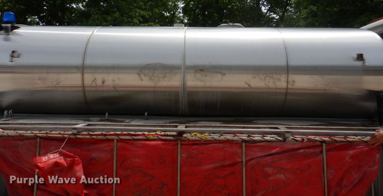 image for item KR9298 1995 International 8100  water truck