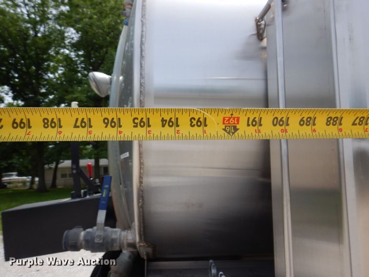 image for item KR9298 1995 International 8100  water truck