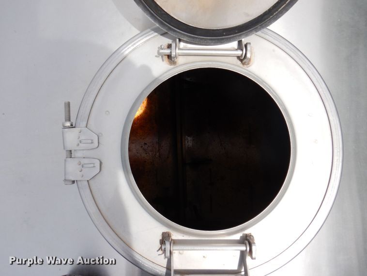 image for item KR9298 1995 International 8100  water truck