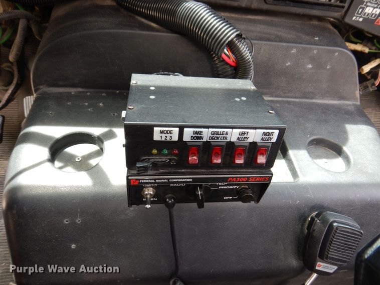 image for item KR9298 1995 International 8100  water truck