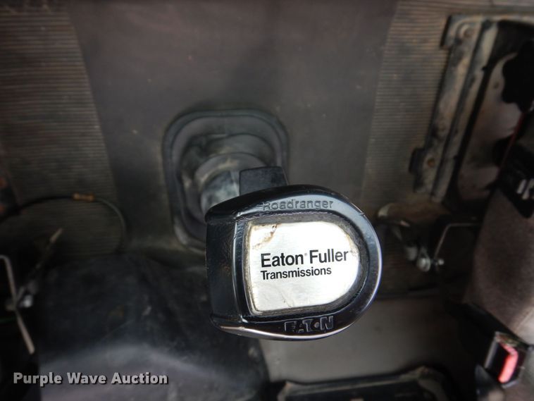 image for item KR9298 1995 International 8100  water truck