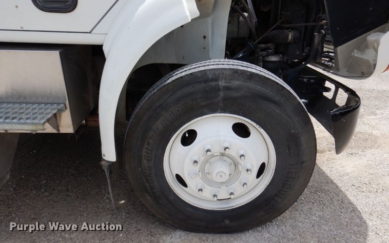 image for item KR9298 1995 International 8100  water truck