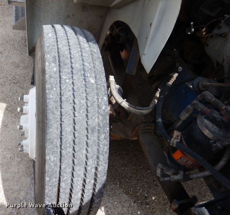 image for item KR9298 1995 International 8100  water truck