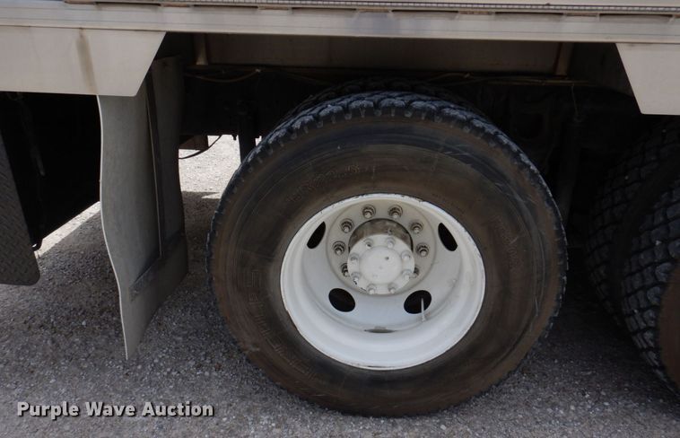 image for item KR9298 1995 International 8100  water truck