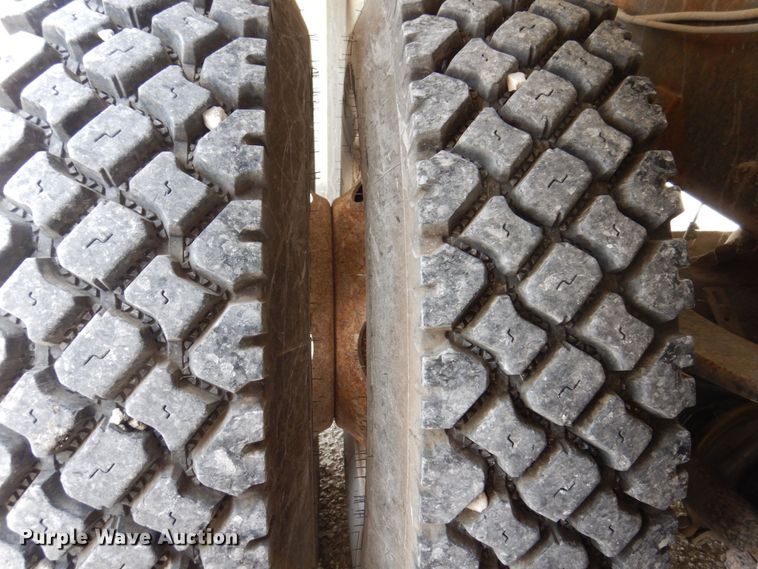 image for item KR9298 1995 International 8100  water truck