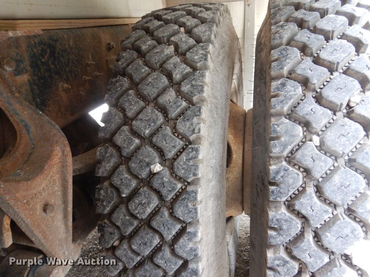 image for item KR9298 1995 International 8100  water truck